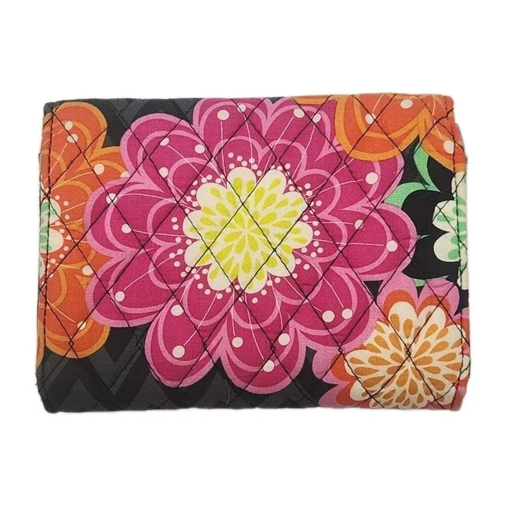 Vera Bradley Wristlet Wallet 6.25"x4.5" Floral Chevron Quilt Turn-Lock Organizer - Picture 3 of 15